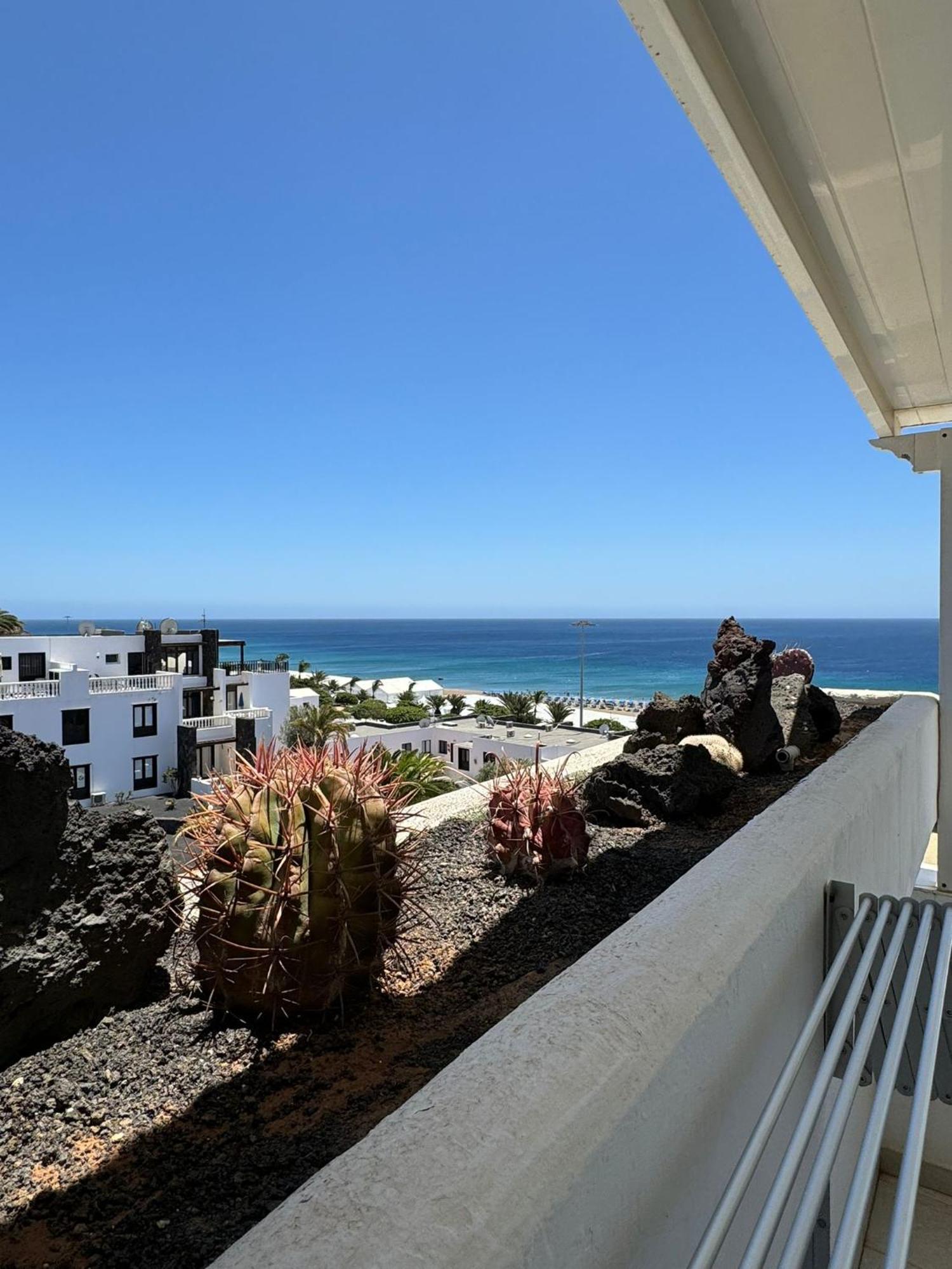 Stunning 2 Bedroom Duplex Close To Main Beach With Seaviews Puerto del Carmen  Exteriör bild